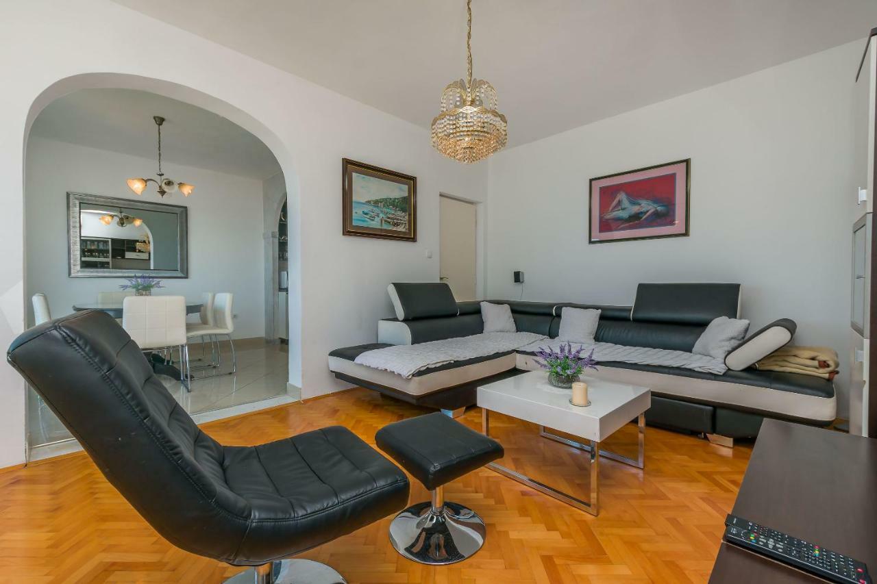 Apartment Marijana Omiš Kültér fotó
